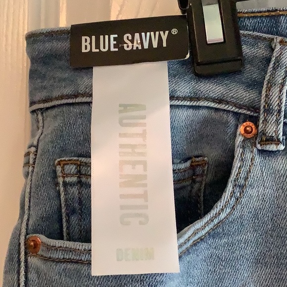 Plus size Jean shorts…..Bermuda style.  Size 20 by Savvy. - Picture 6 of 7